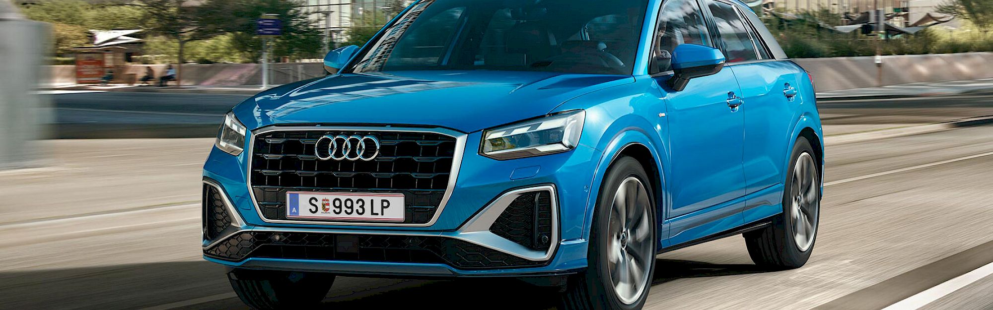 Audi Q2 halad az úton